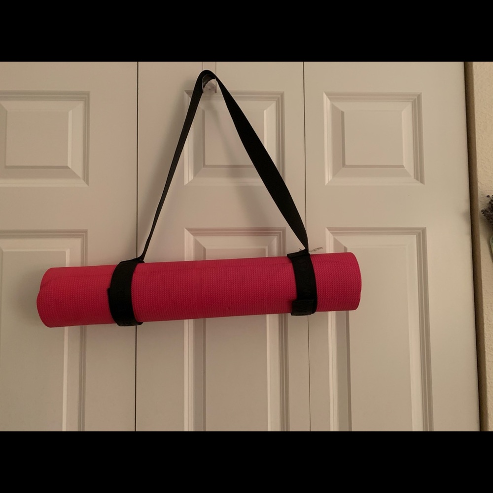 Lululemon yoga mat with carrying strap